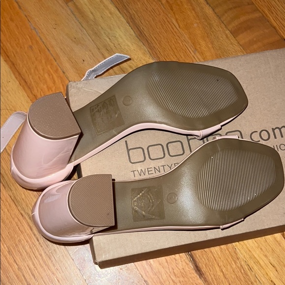 Heels - Picture 3 of 3